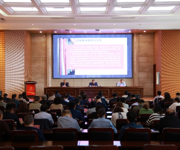 稳扎稳打，持续启发奋进； 思路创新，力求优质发展